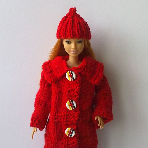 Oblečky pro Barbie - kabát, čepice — foto 2