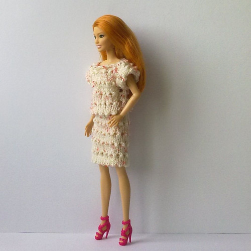 Oblečky pro Barbie - triko, sukně — foto 2