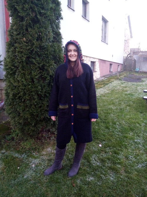Kabátek s mozaikou barev — foto 5