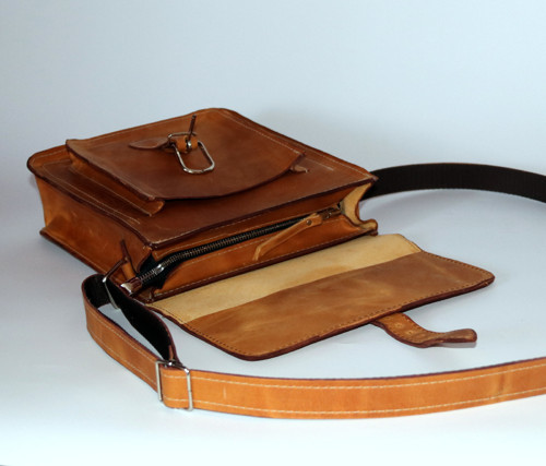 Leather Cross Body Bag Yellow, Pull Up effect — foto 5