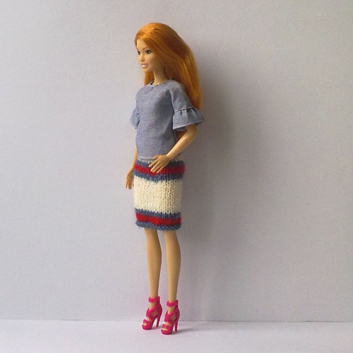 Oblečky pro Barbie - triko, sukně — foto 2