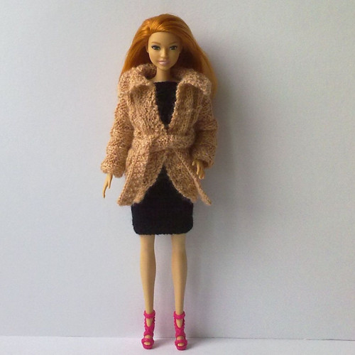 Oblečky pro Barbie - kabátek, šaty — foto 3