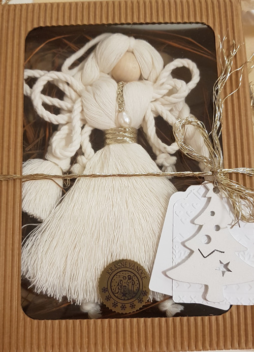 MACRAME ANDĚLKA s bílou říční perlou — foto 2