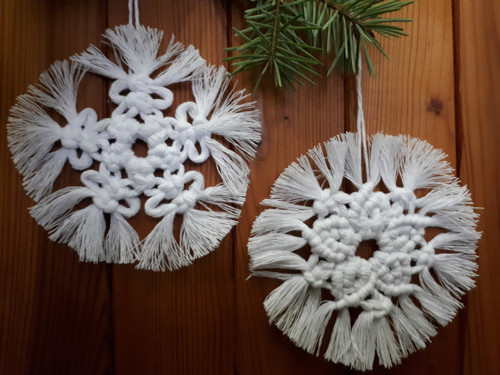 Vánoční ozdoba Bílá macramé vločka - LEVÁ — foto 4