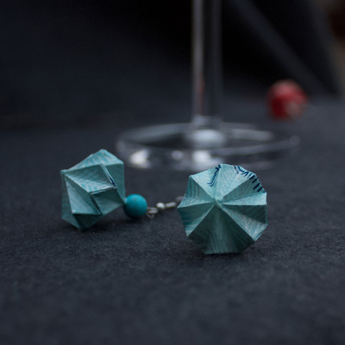 Lehoučké origami náušnice – modrá peříčka — foto 5