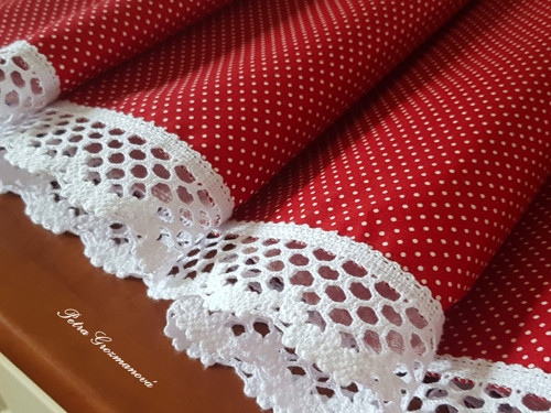 Prostírání s aplikací bílé krajky. — foto 6