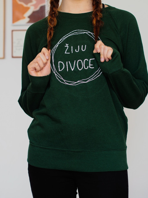 Mikina ŽIJU DIVOCE — foto 3