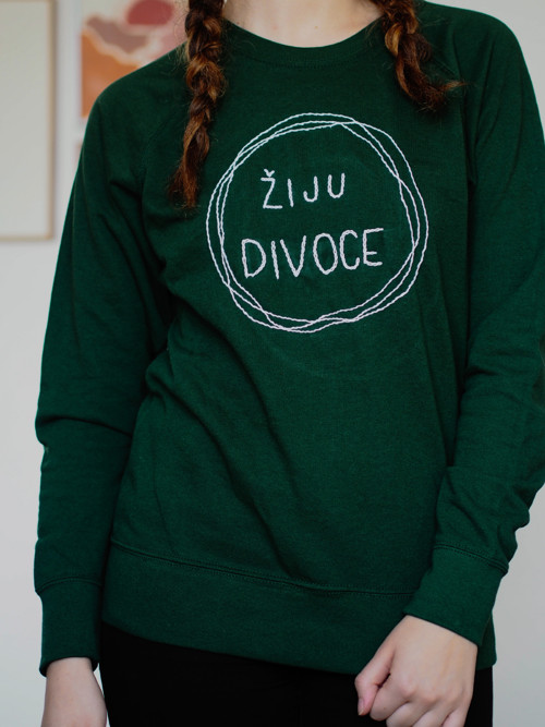 Mikina ŽIJU DIVOCE — foto 2