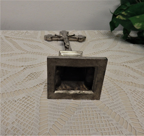 Kovový krucifix — foto 3