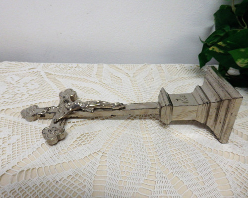 Kovový krucifix — foto 2