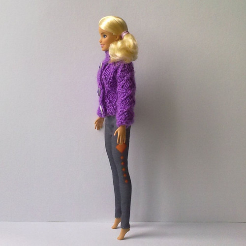 Oblečky pro Barbie - svetr — foto 3
