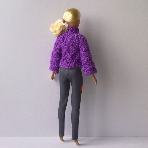 Oblečky pro Barbie - svetr — foto 4