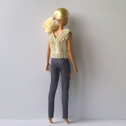 Oblečky pro Barbie - tričko — foto 4
