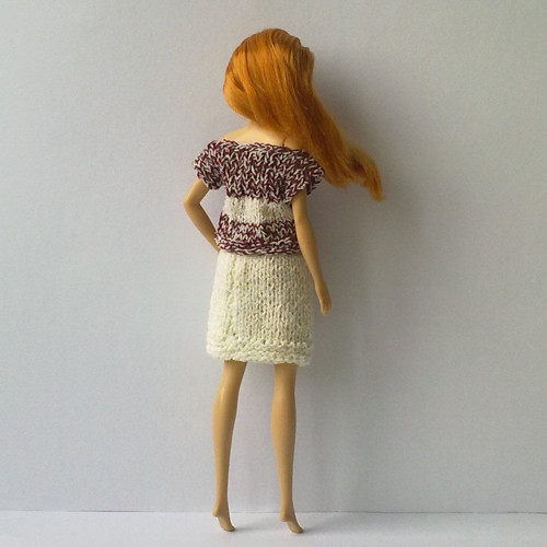 Oblečky pro Barbie - tričko, sukně — foto 3