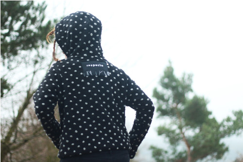 Vlněná mikina / bunda ............ M - L — foto 4