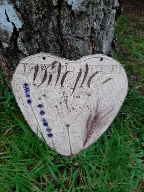 Jmenovka s travinami — foto 2
