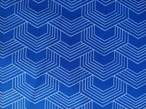 Modrá geometrie na sytě modré 100% bavlně — foto 3