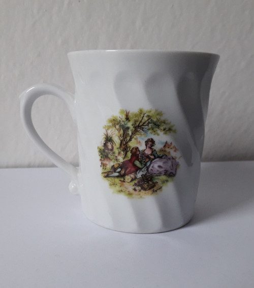Porcelánový hrnek — foto 2