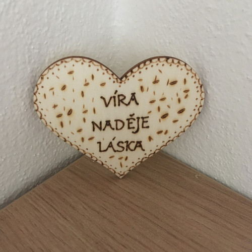 Dřevěné srdíčko s nápisem - magnetka — foto 2