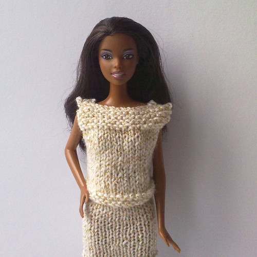 Oblečky pro Barbie - tričko, sukně — foto 2