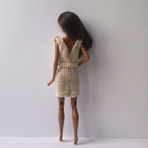 Oblečky pro Barbie - tričko, sukně — foto 3