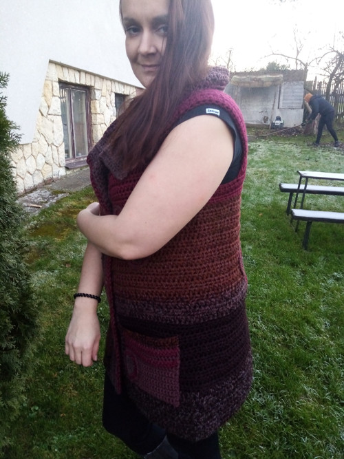 Bordová vesta — foto 5