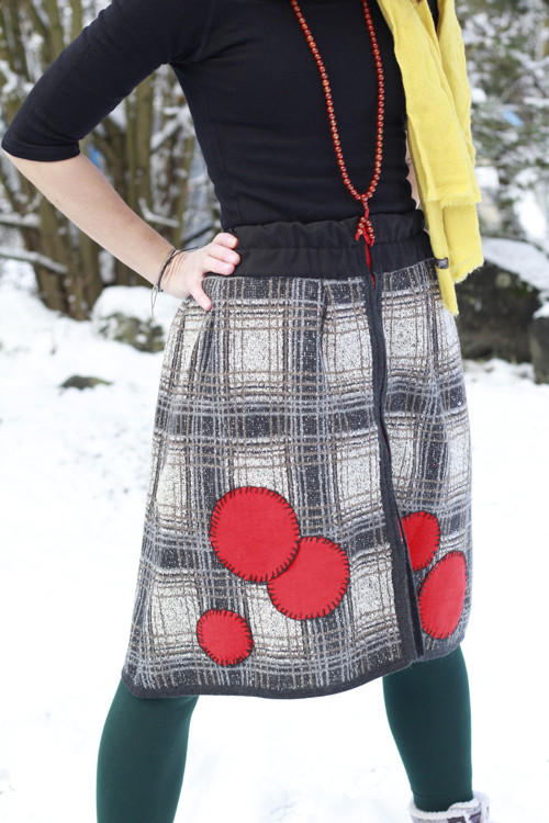 VÝPRODEJ Recy-sukně DOTS — foto 2