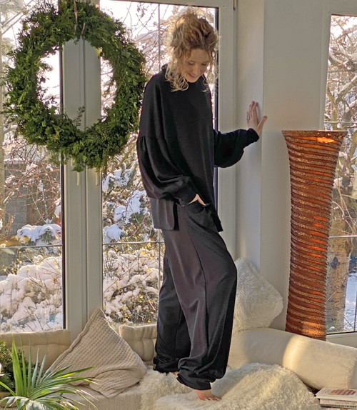 Černá oversize mikina — foto 3