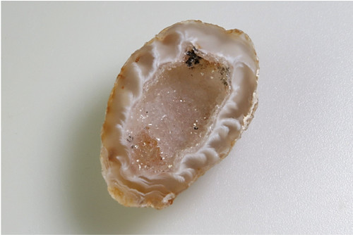Achát peříčkový geoda 3,4 cm — foto 2