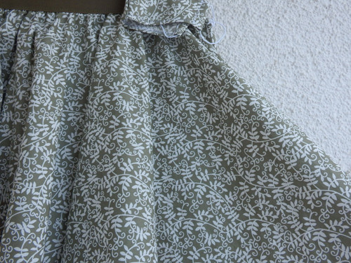 Opravdická kolová, khaki větvičky — foto 4
