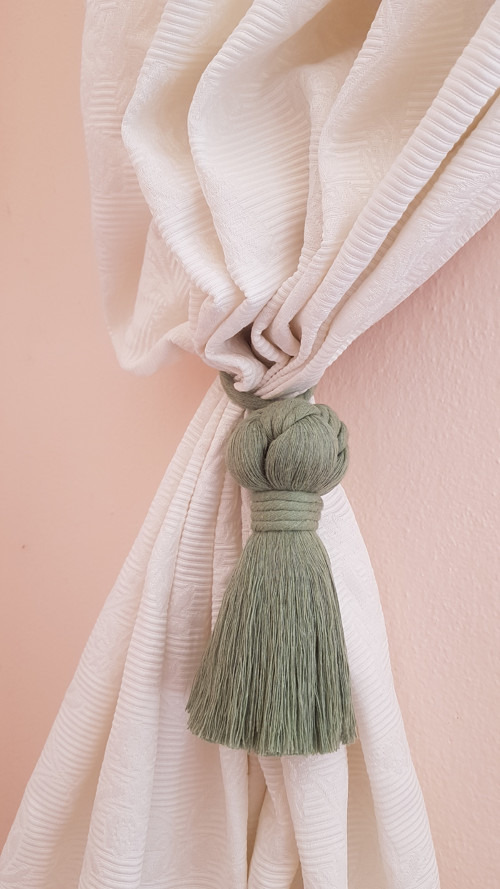 Boho macrame dekorační střapec jednobarevný — foto 4
