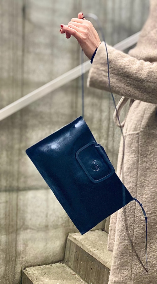 Minimal psaníčko s kovovými uchy — foto 3