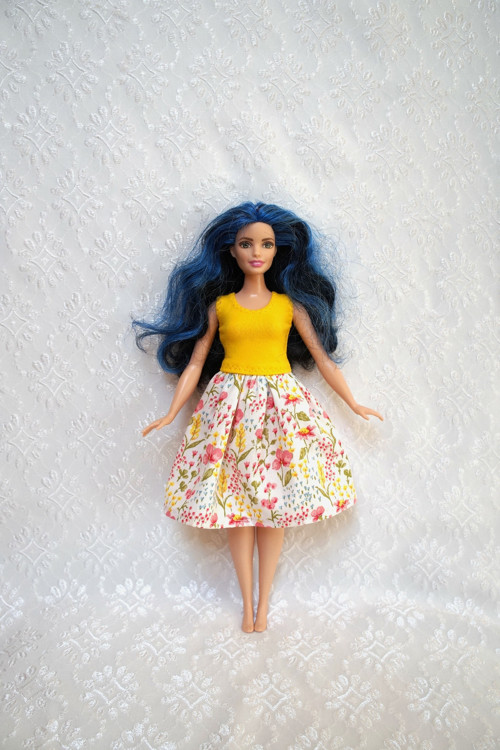 Letní šaty pro Barbie - baculka — foto 2