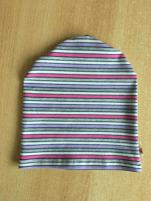 Čepka proužky — foto 2