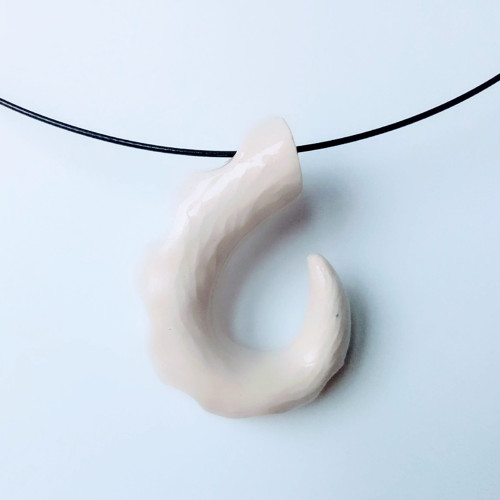 Porcelánový přívěsek — foto 3