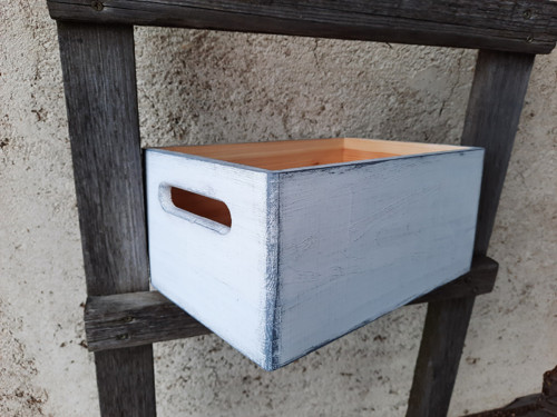 Dřevěná bedýnka bílá patina — foto 3