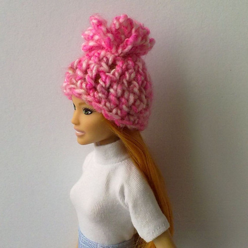 Oblečky pro Barbie - čepice — foto 2