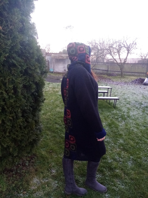 Kabátek s mozaikou barev — foto 6