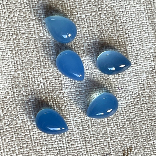 Chalcedon modrý kabošon slza 10x7mm — foto 2