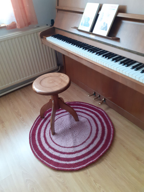 Kulatý koberec - malinový — foto 3