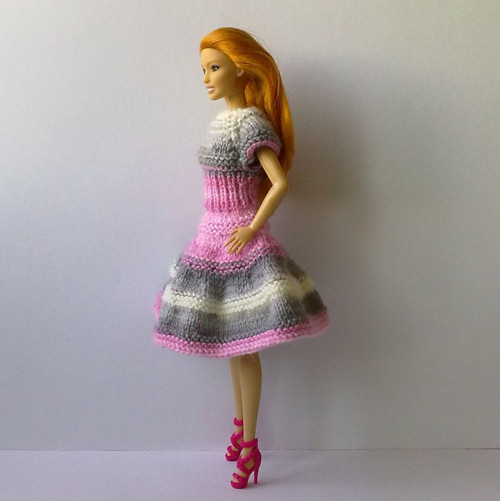 Oblečky pro Barbie - šaty — foto 2