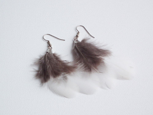 White and Brownish - peříčkové náušnice — foto 3