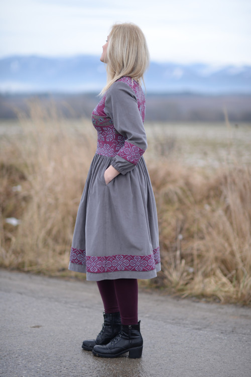 Šaty Johanka 2 — foto 5