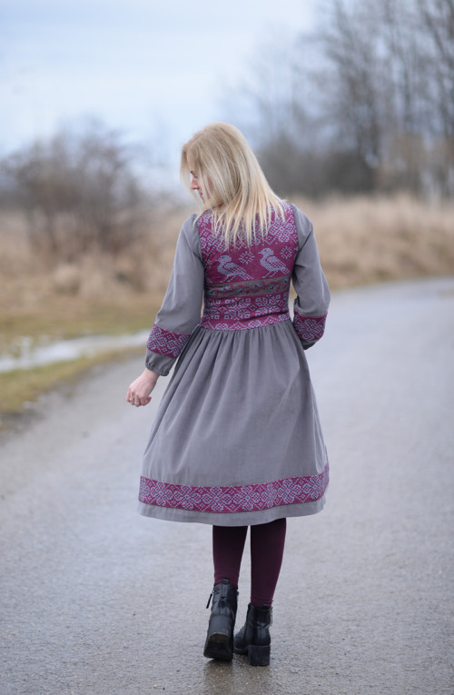 Šaty Johanka 2 — foto 2