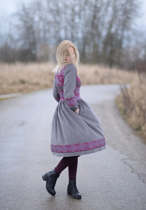 Šaty Johanka 2 — foto 6