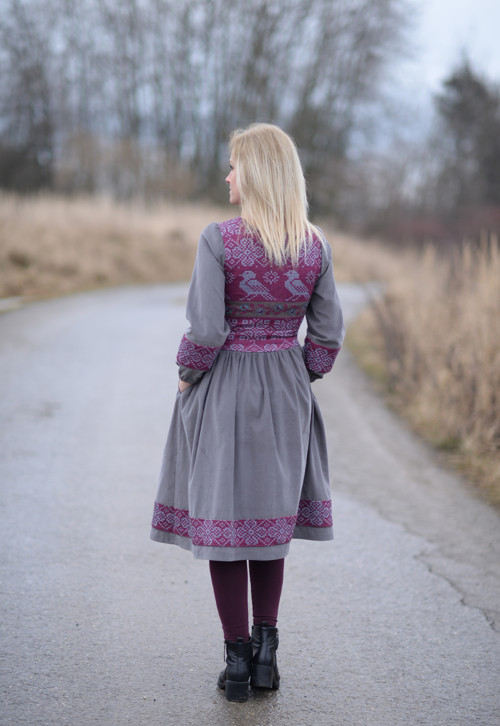 Šaty Johanka 2 — foto 4