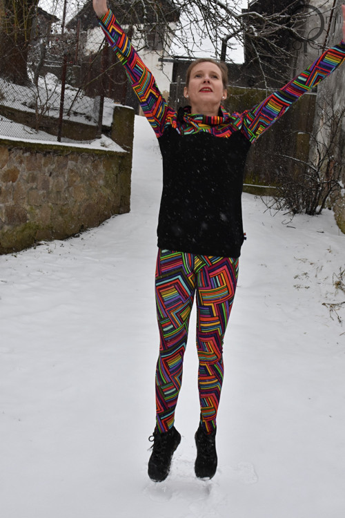 Mikina s barevným límcem, vel. M — foto 2