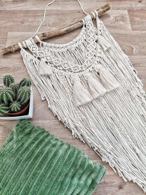 Macrame dekorace v krémové barvě — foto 2