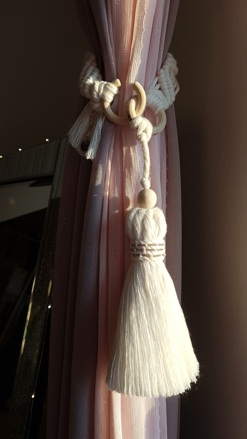 Macrame střapec na závěs s rokajlem — foto 5