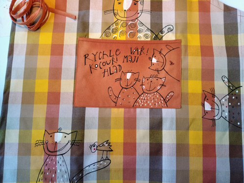 Zástěra a chňapky nejen pro kočky — foto 3
